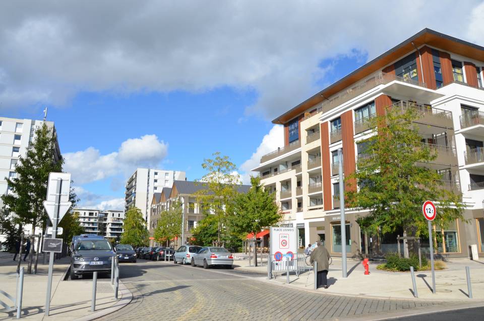 Chartres Town Image 2